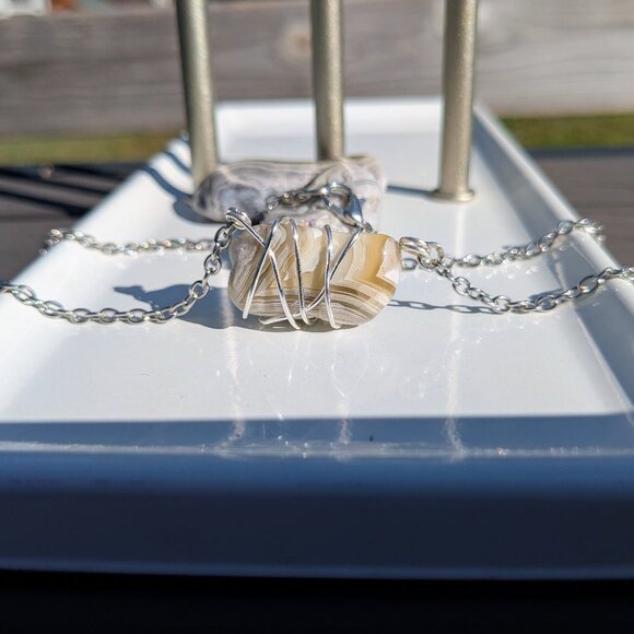 Mexican Lace Agate Wire Wrap Necklace - Picture 3 of 13